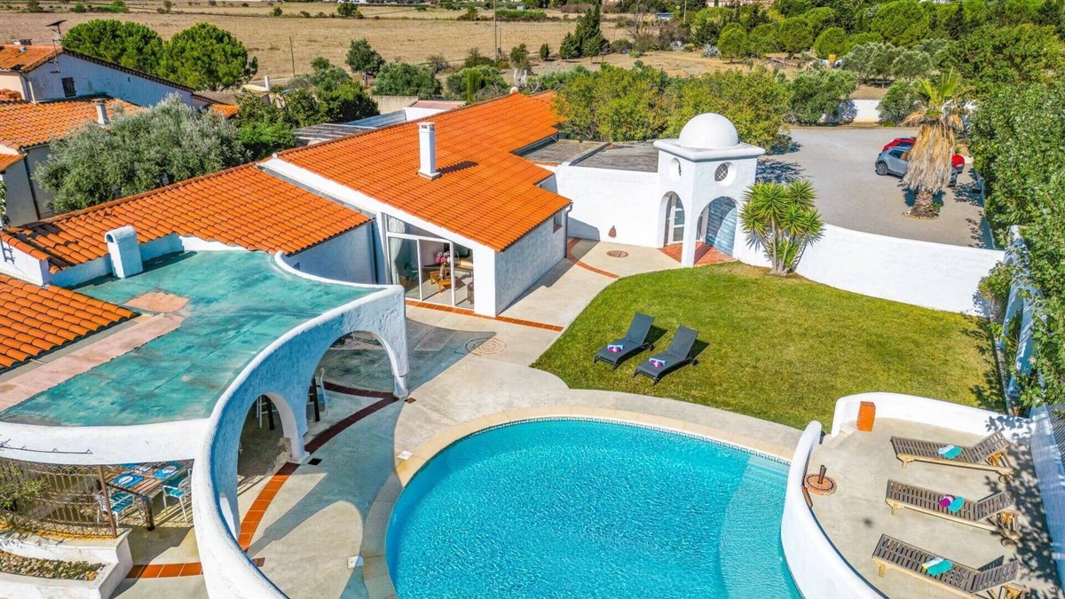 Raissac-d'Aude Villa | Villa Les Arches by Villa Plus