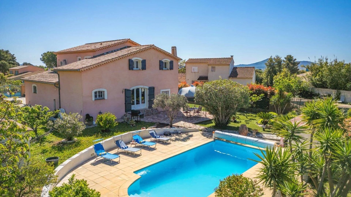 La Valette-du-Var Villa | Villa Les Capucines by Villa Plus