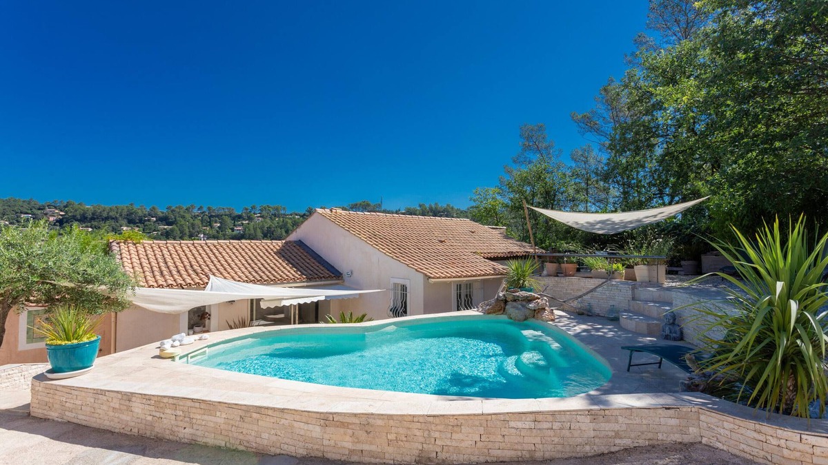Le Thoronet House | Villa 'Les Cigales' with Private Pool, Wi-Fi and Air Conditioning