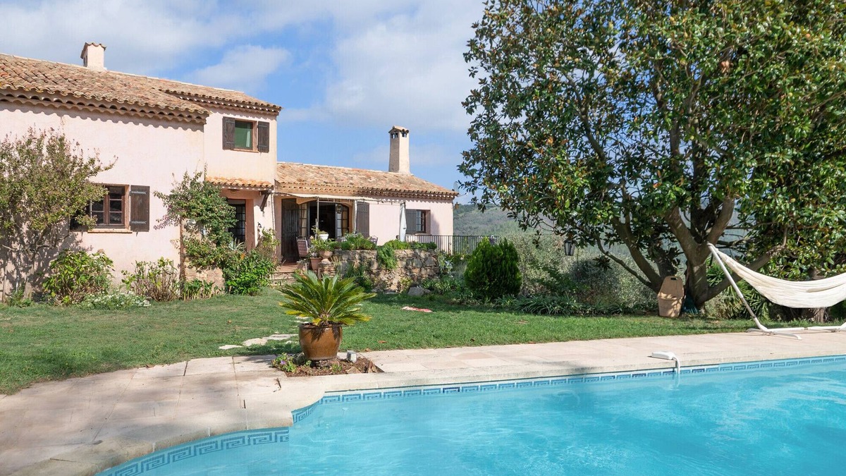 Tanneron Villa | Villa Les Margoutons – Family-friendly villa with heated private pool, sea view and large garden near Cannes
