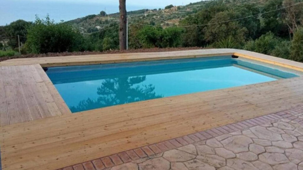 Caronia Villa | Villa Lina.Independent, with swimming pool and view of the Aeolian islands