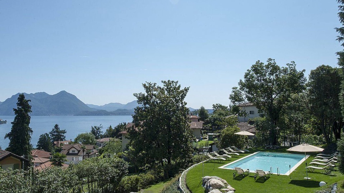 Baveno Villa | Villa Liside: A charming three-story villa situated on a promontory facing the lake, with Free WI-FI.