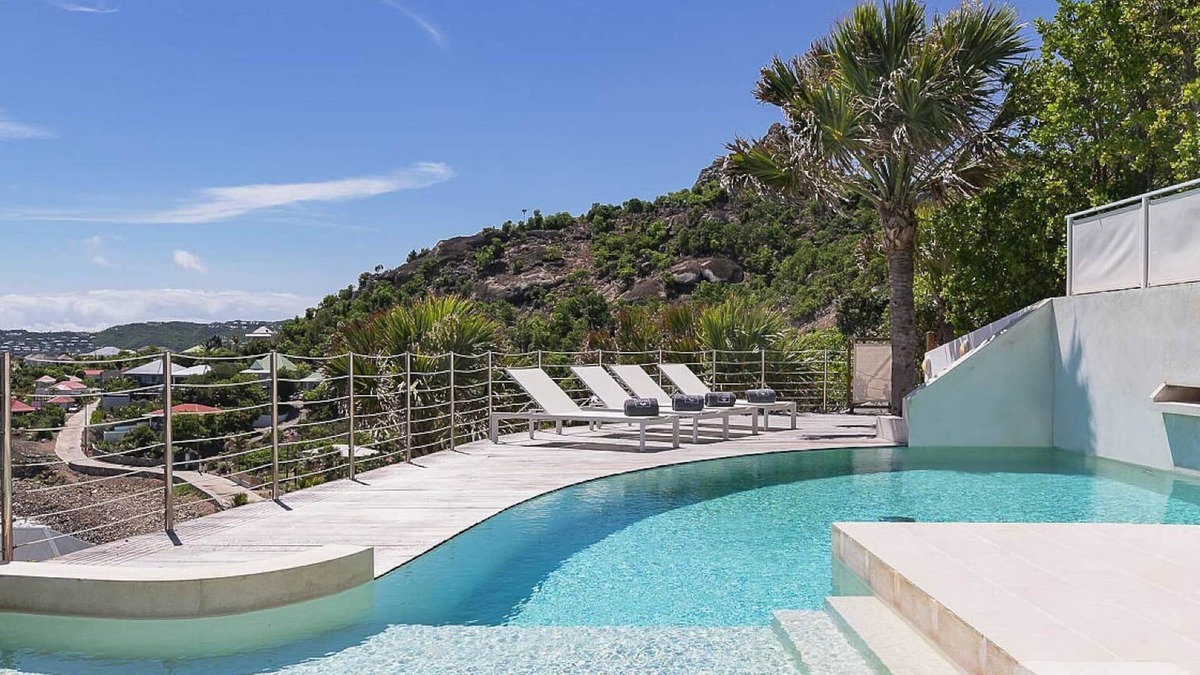 La Grande Montagne Villa | Villa Lo Scoglio by Fantasia Villas