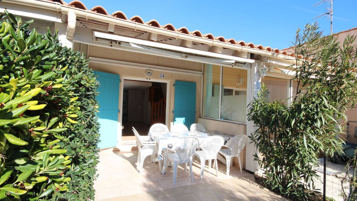 Portiragnes-Plage House | Villa located in secured residence "Les Marines", terrace south exposed, the beach is just 250m.