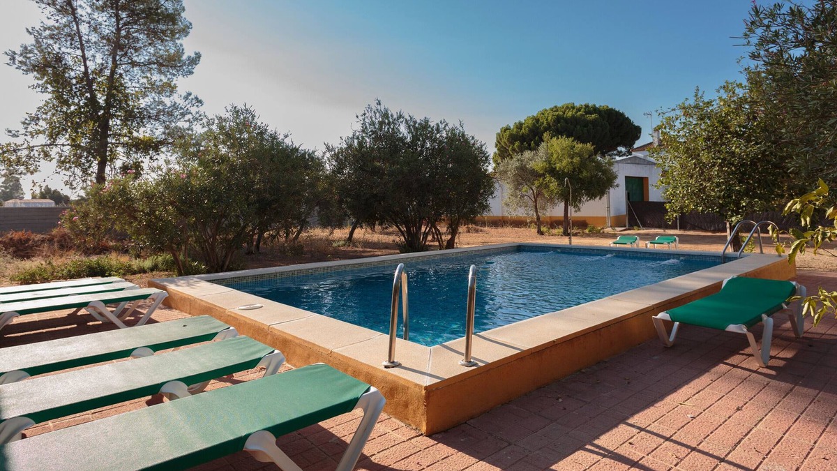 Marchena Villa | Villa Los Pinos with Pool, Wi-Fi, A/C, Terrace & Garden