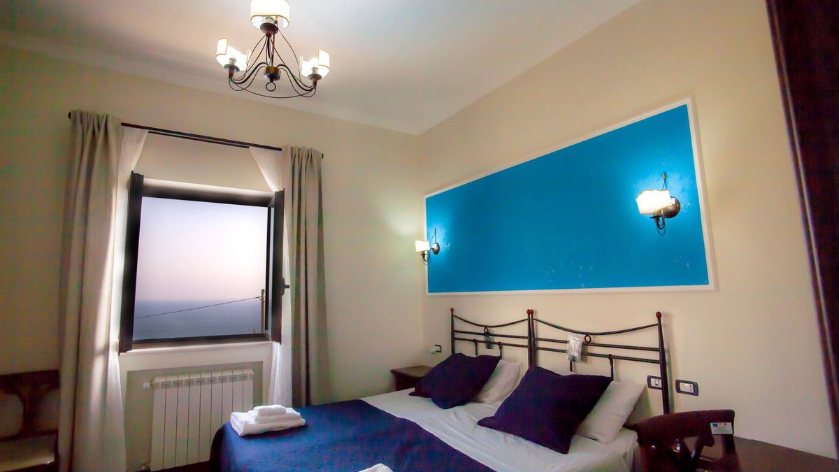 Marina di Palma Bed & Breakfast | VILLA LU ’The place where every room admires the sea .