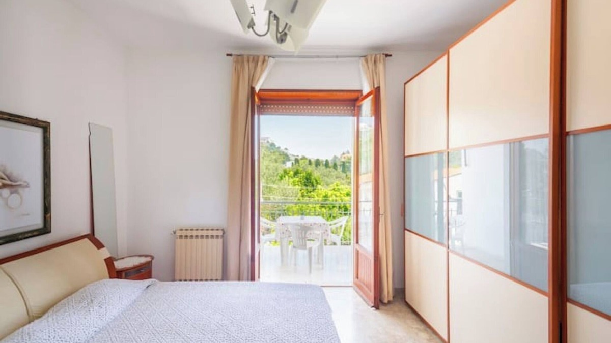 Minturno Villa | Villa 'Lucia' with Shared Terrace and Wi-Fi