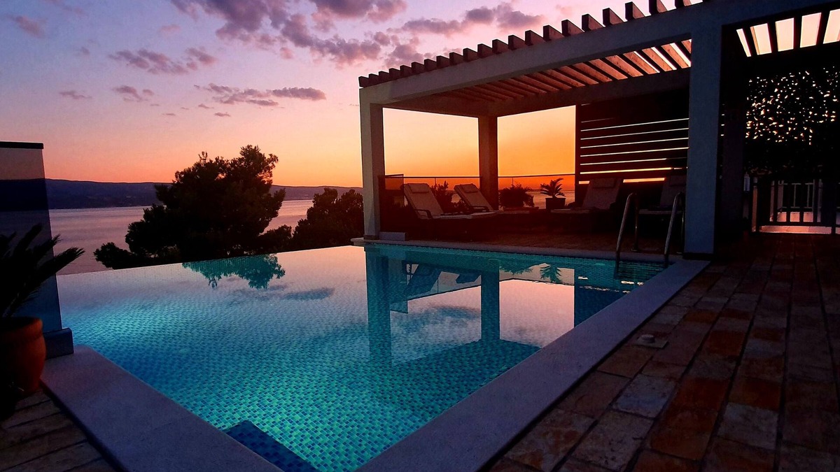 Stanici Villa | * Villa Lucic Omis * for 1-10 people with a wonderful sea view