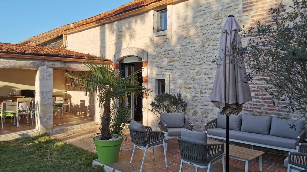 Chaillevette Villa | Villa LUCIE - 15mn from the beach | Heated pool | Summer kitchen