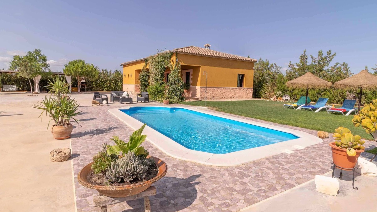 La Lantejuela House | Villa Lucrecia Holiday Home in Lantejuela, Seville Countryside