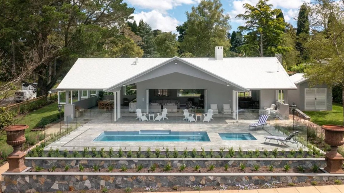 Burradoo House | Villa Luita – luxurious country retreat with an incredible pool house