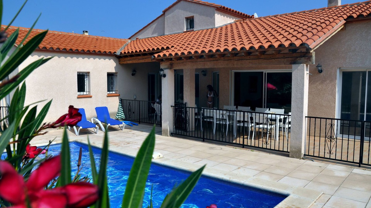 Plage d'Argeles Villa | VILLA LUMINEUSE 14 pers-300m BEACH-MARINA-PISCINE-JACUZZI 6 bedrooms 5 bathrooms large kitchen