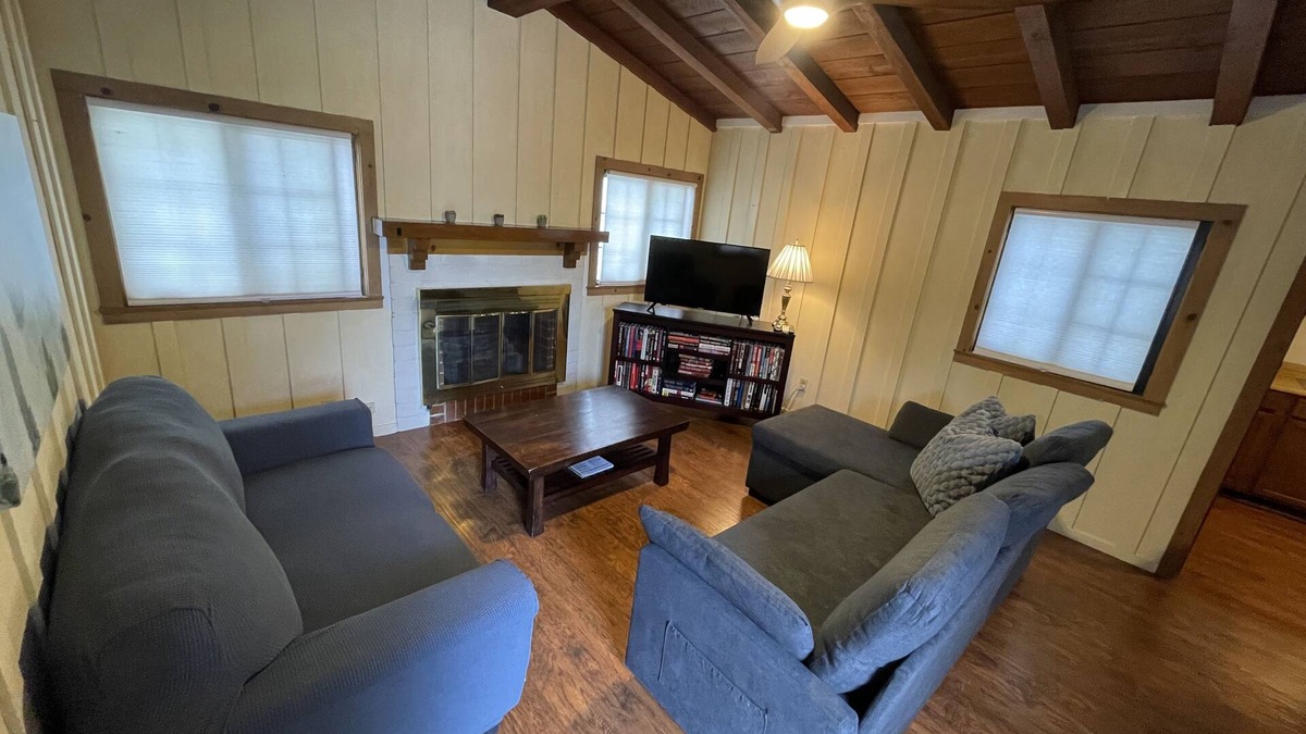 Historic Tennis Club Villa | Villa M - 1bedroom villa with kitchen, steps from downtown Palm Springs! 🍒