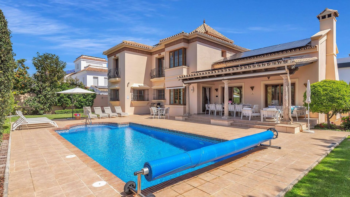 San Pedro de Alcantara Villa | Villa Magnolia