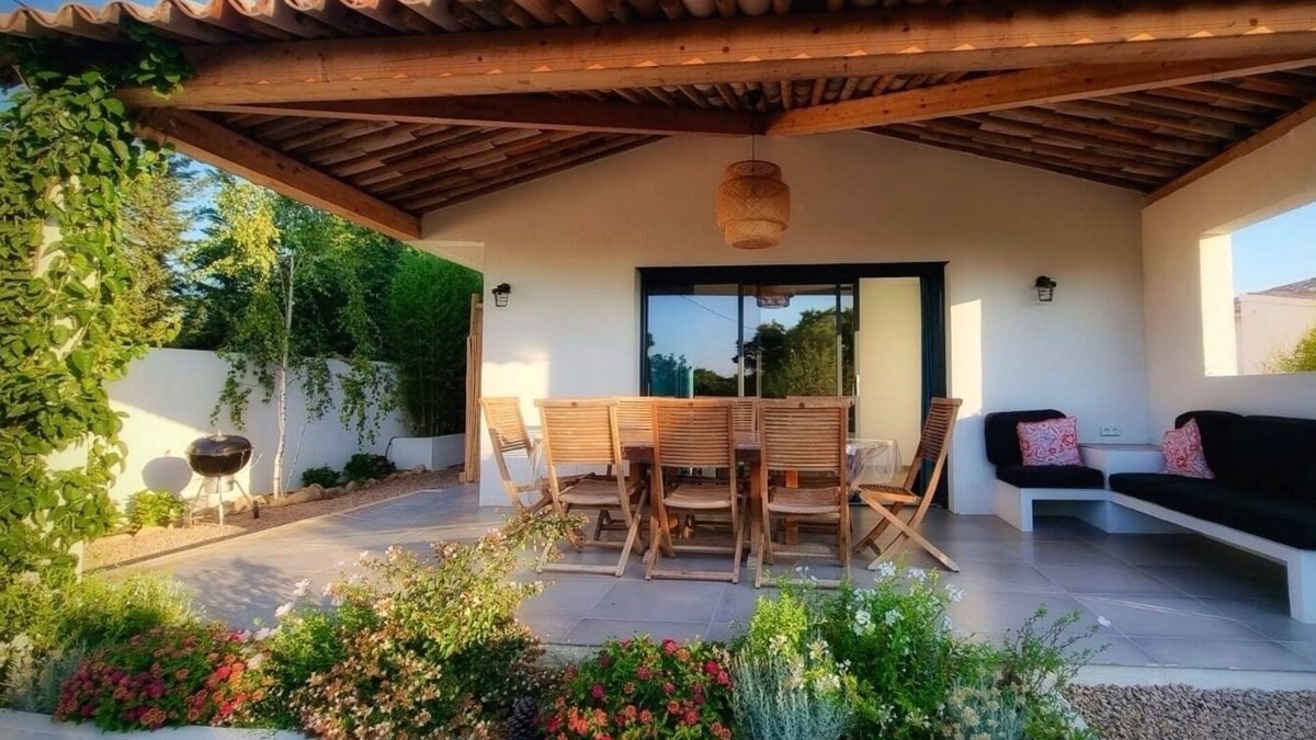 Lecci House | Villa Maestro Maria 🏡Warm welcome 🧡 heated pool 🌞beach 5' away 🏖️
