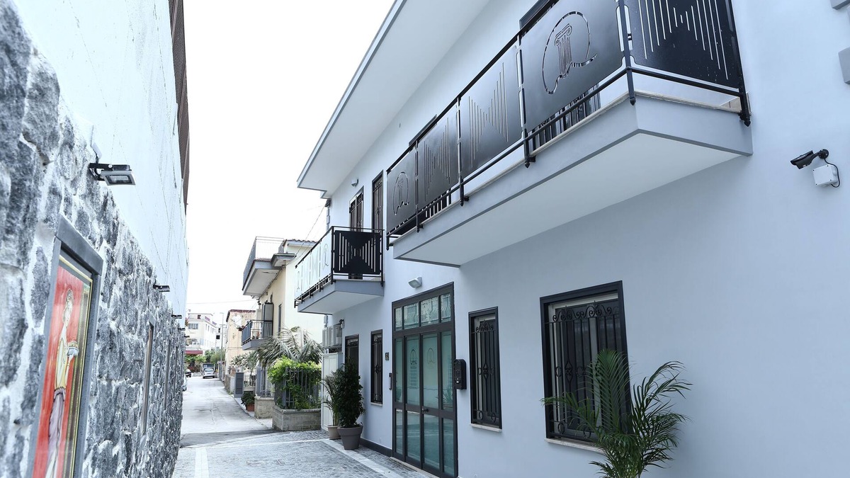 Pompei Apartment | Villa Magiola - Two-room apartment Bacchus 200 meters from the Pompeii excavations. Free parking