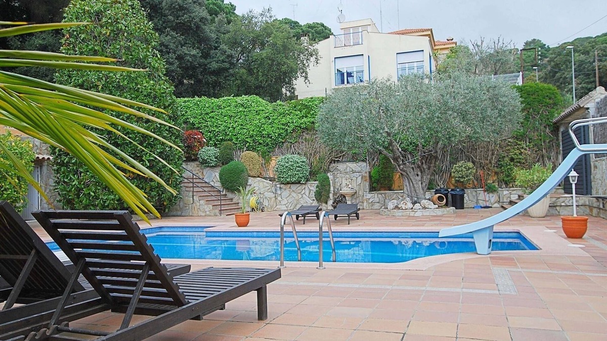 Mataro Ski Chalet | Villa Magnolia - Large house with pool