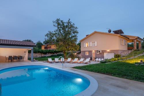 Marceljani House | Villa Maja, an ideal Summer hideaway for Families and Friends