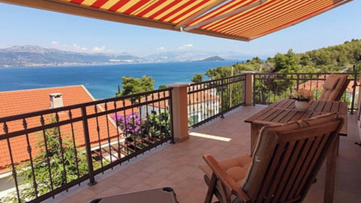 Municipality of Trogir Villa | Villa Mala (sea view, 3 min. to the beach, whirlpool