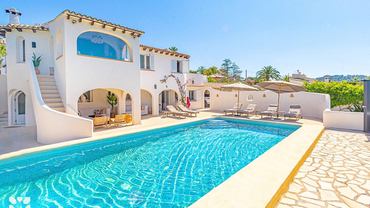 Empedrola Villa | Villa MALAWI by Abahana Villas