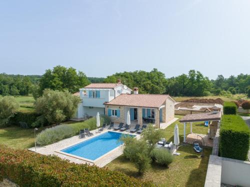 Topid House | Villa Malis