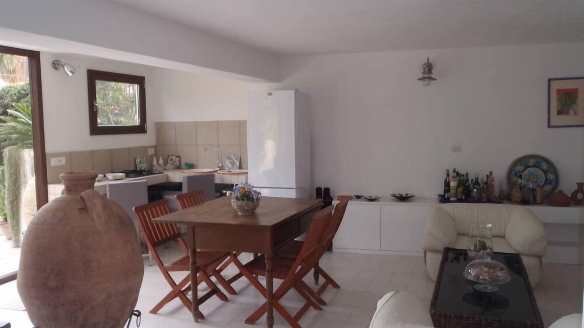 Aci Trezza House | VILLA MANCINI - Lofts by the sea in front of the stacks