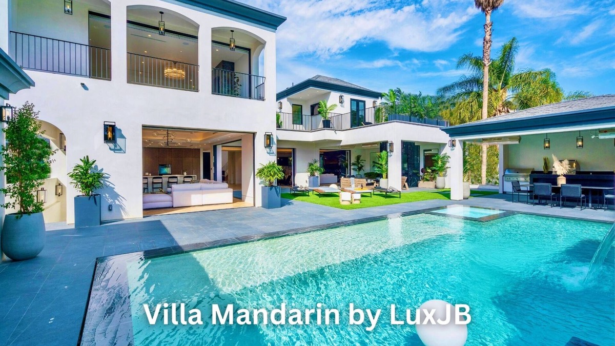 The Flats Villa | Villa Mandarin by LuxJB 🏆 Gated Beverly Hills Mansion Steps from Rodeo Drive