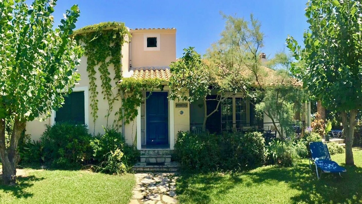 Ag. Georgios Villa | Villa Mantis - feat. private pool and garden