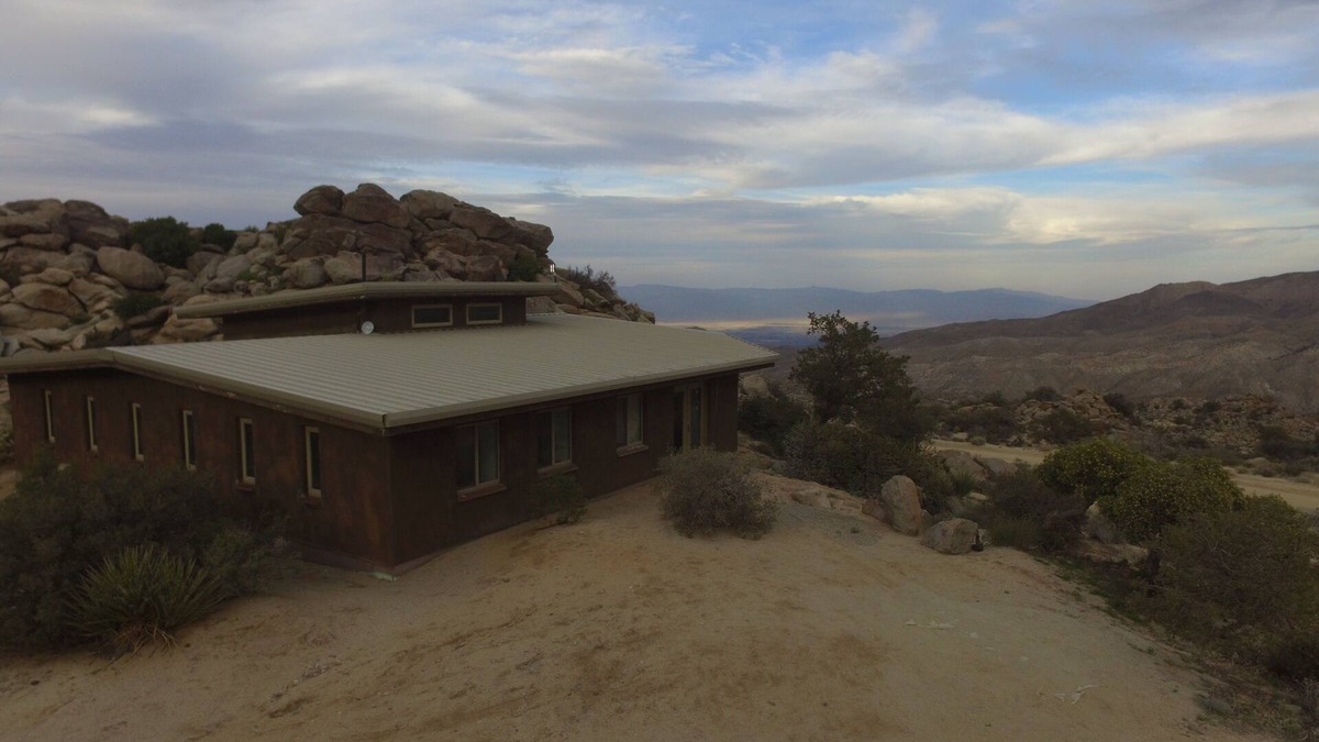 Pinyon Crest Villa | Villa Manzanita, Sustainable Luxury Villa Vacations- Coachella Festival Packages