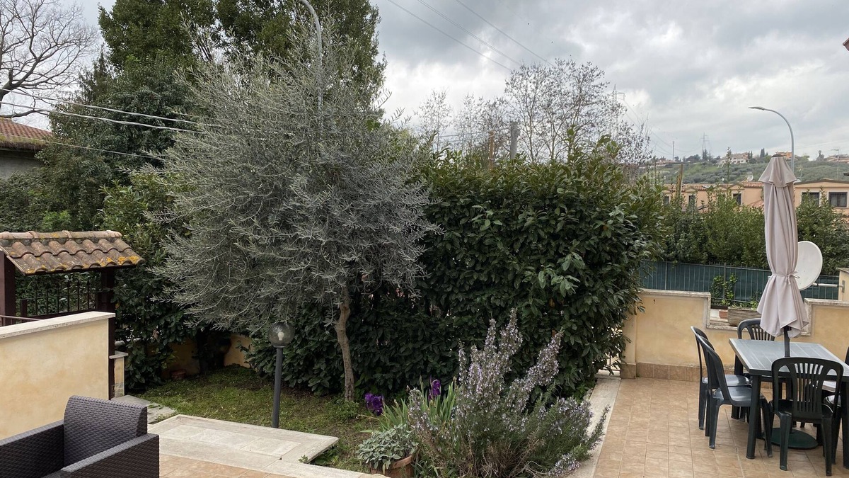 Guidonia Montecelio Villa | Villa marco simone family apartment with garden