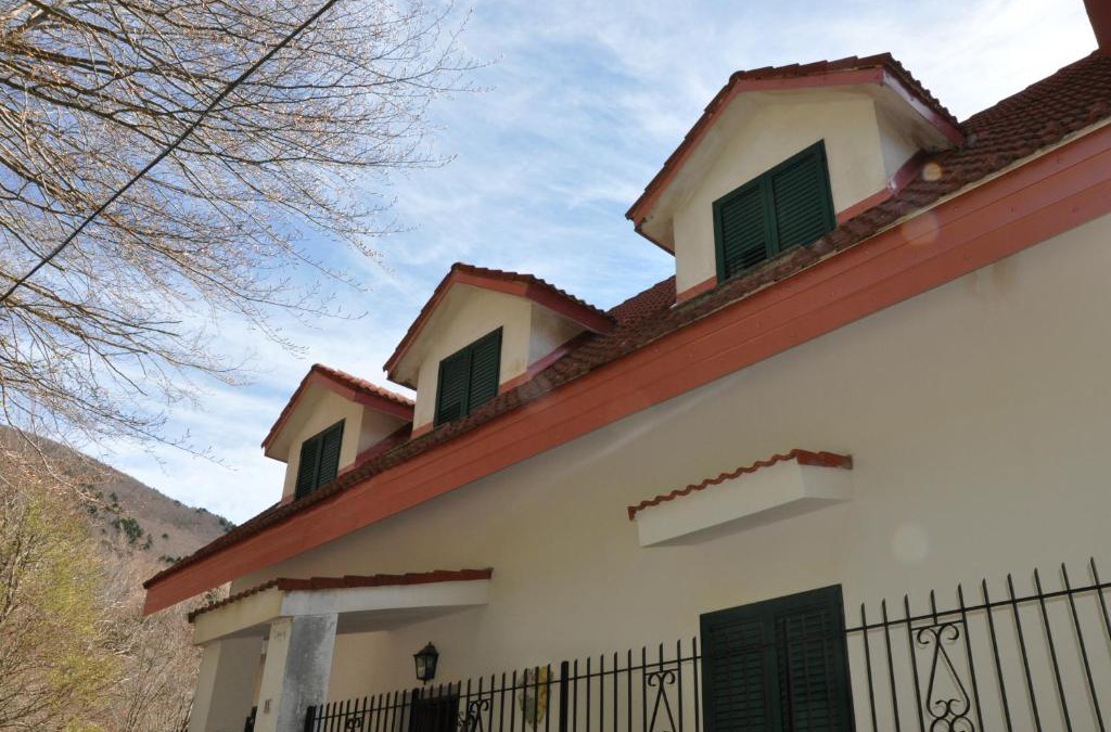 Galliciano Villa | Villa Marie Rose