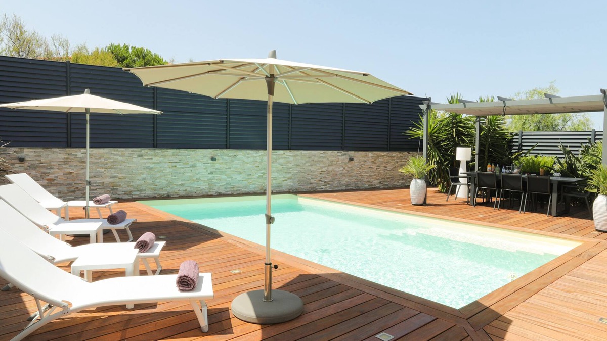 Marine de Saint Ambroggio Villa | Villa Marine by the sea .