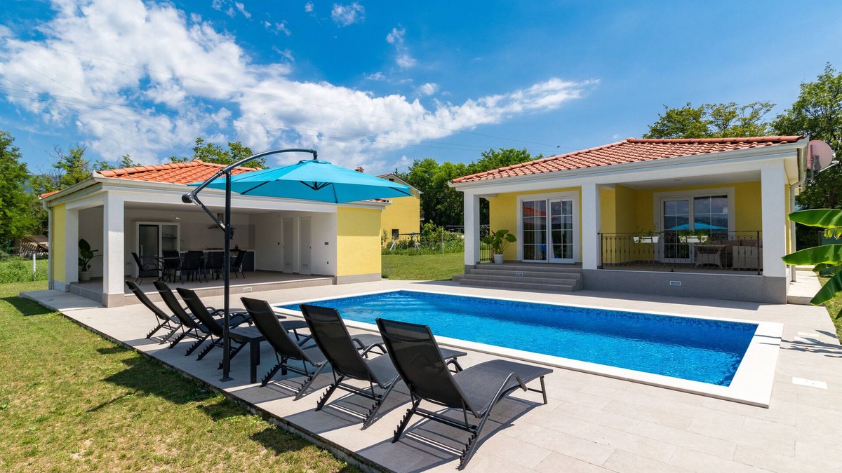 Polje Cepic Villa | Villa Mario with private heated saltwater pool family pet friendly