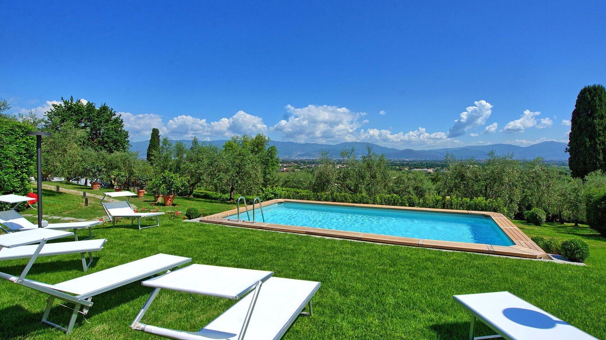 Quarrata Villa | Villa Marusca – Villa with a private pool and panoramic views in Tuscany
