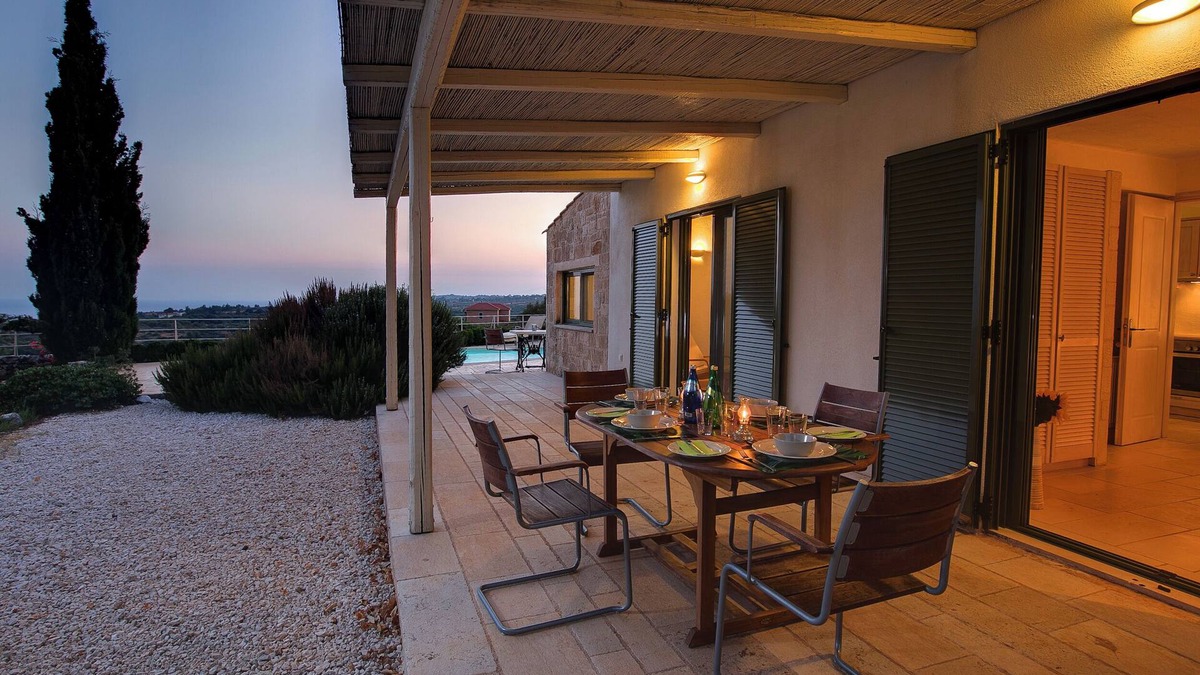 Karavados Villa | Villa 'Mataki Ideales Resort' with Sea View, Wi-Fi and Air Conditioning