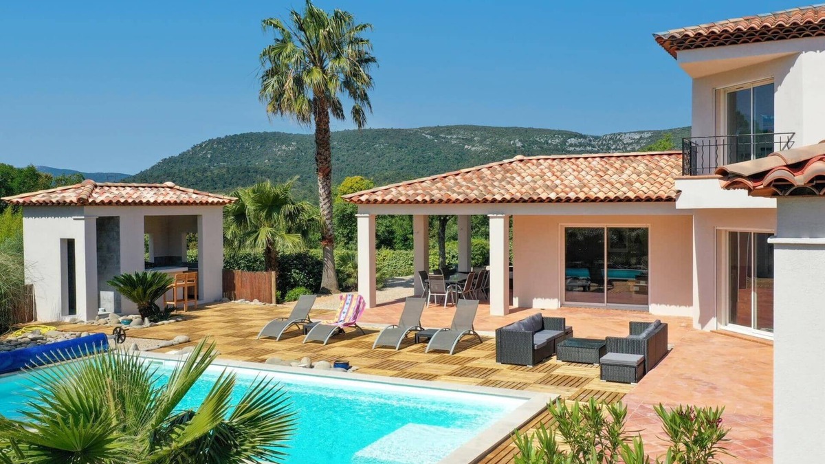 Neoules Villa | Villa Mathea by Villa Plus