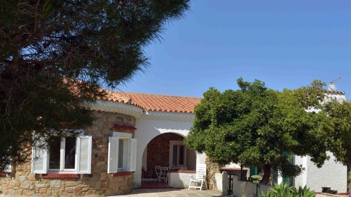 La Maddalena Villa | Villa Maucci in Villaggio Piras, 10 minutes' walk from the beach.