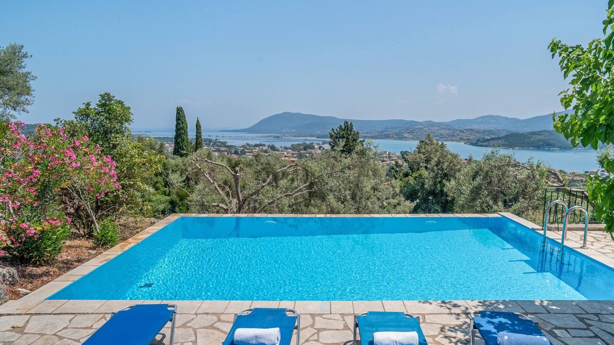 Lygia Villa | Villa 'Melikokia' with Sea View, Wi-Fi and Air Conditioning