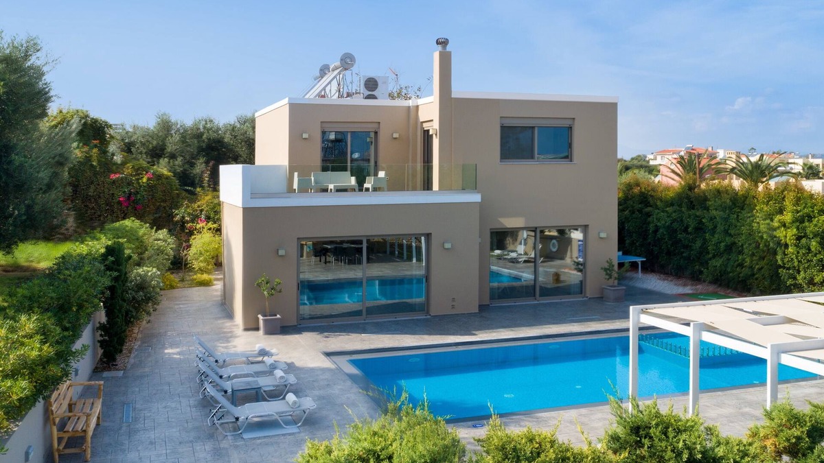 Kato Galatas Villa | Villa Meliti, 400 meters from the sandy beach of Kalamaki, 5 km from Chania town