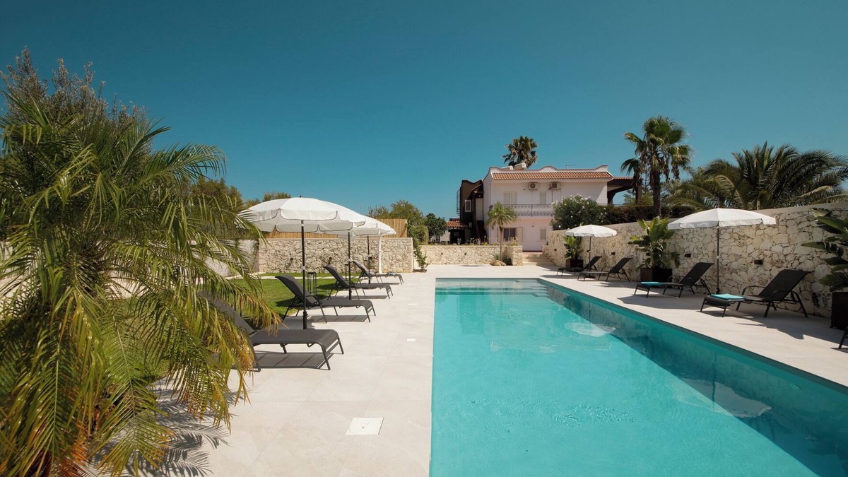 Fontane Bianche Villa | Villa Merilusi Apartments