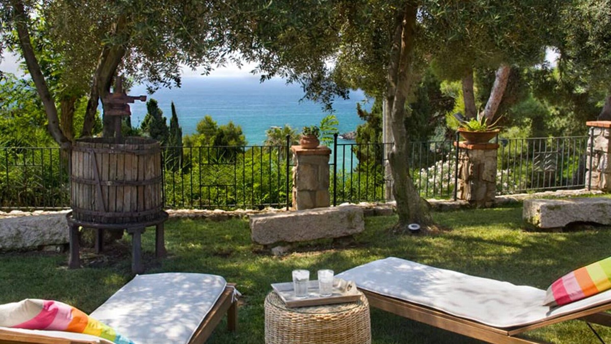 Gaeta Villa | Villa Michela between sky and sea. On the coast between Gaeta and Sperlonga.