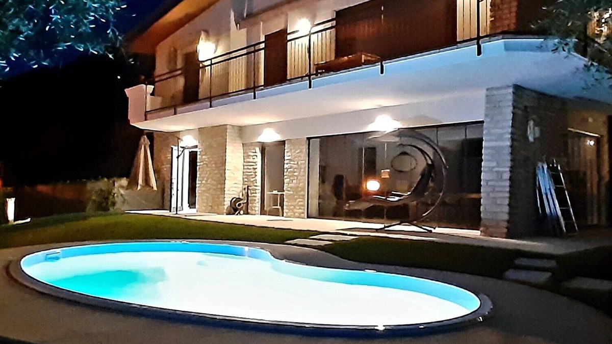 Porto Villa | VILLA MIMOSA - Stunning lake view, private garden, swimming pool and Jacuzzi