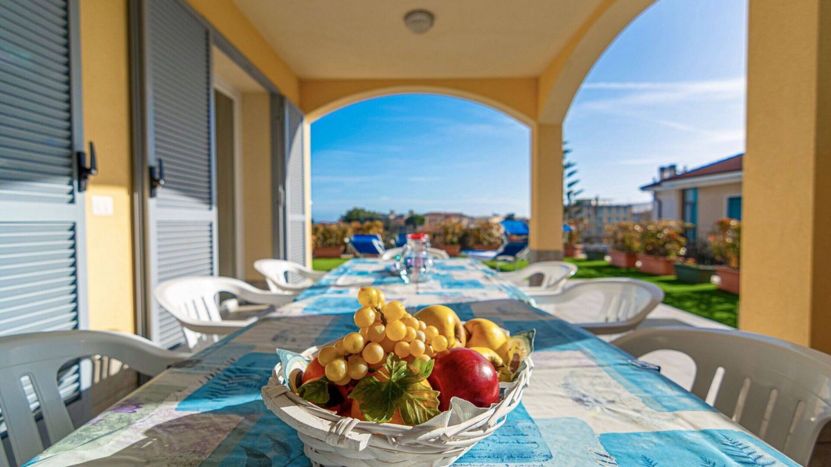Diano Marina Villa | Villa Mimosa: exclusive use villa, garden, barbecue, 3 bedrooms and 3 bathrooms, max 8 people