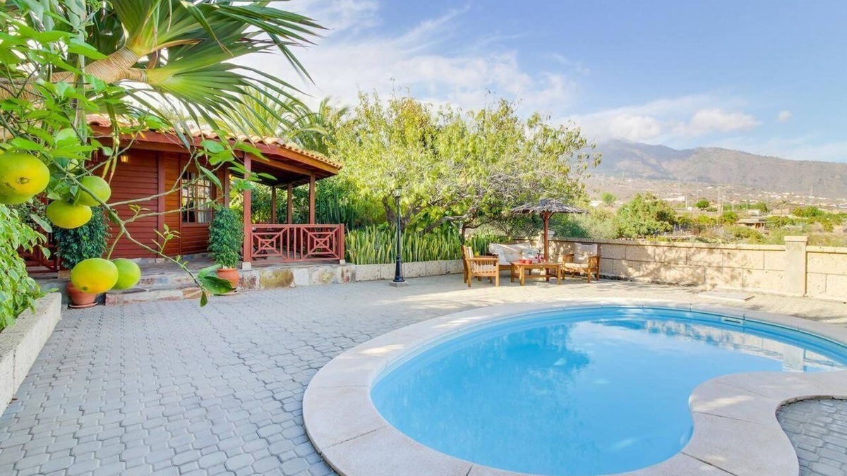 Arafo Villa | Villa Mimosa, mountain views, pool, fast Wi-Fi, garden and terrace; parking available