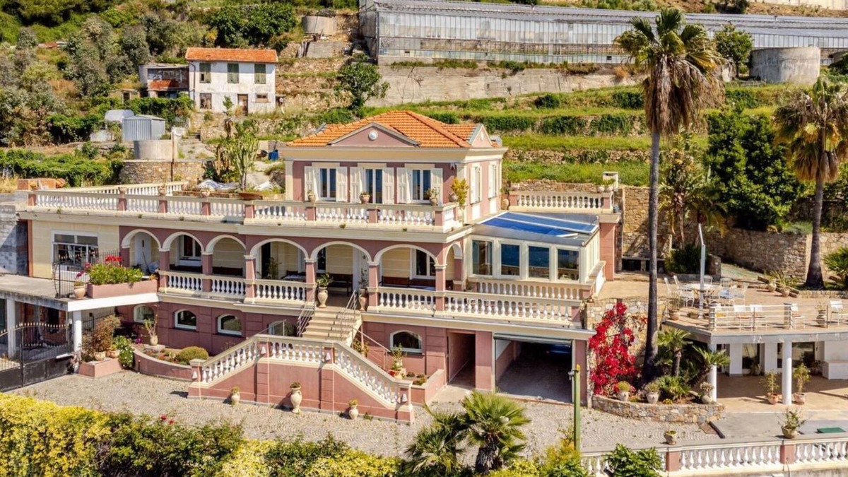 Ospedaletti Villa | Villa Miramare: Piscina e Vista Mare - Villa Miramare con Piscina e Vista Mare