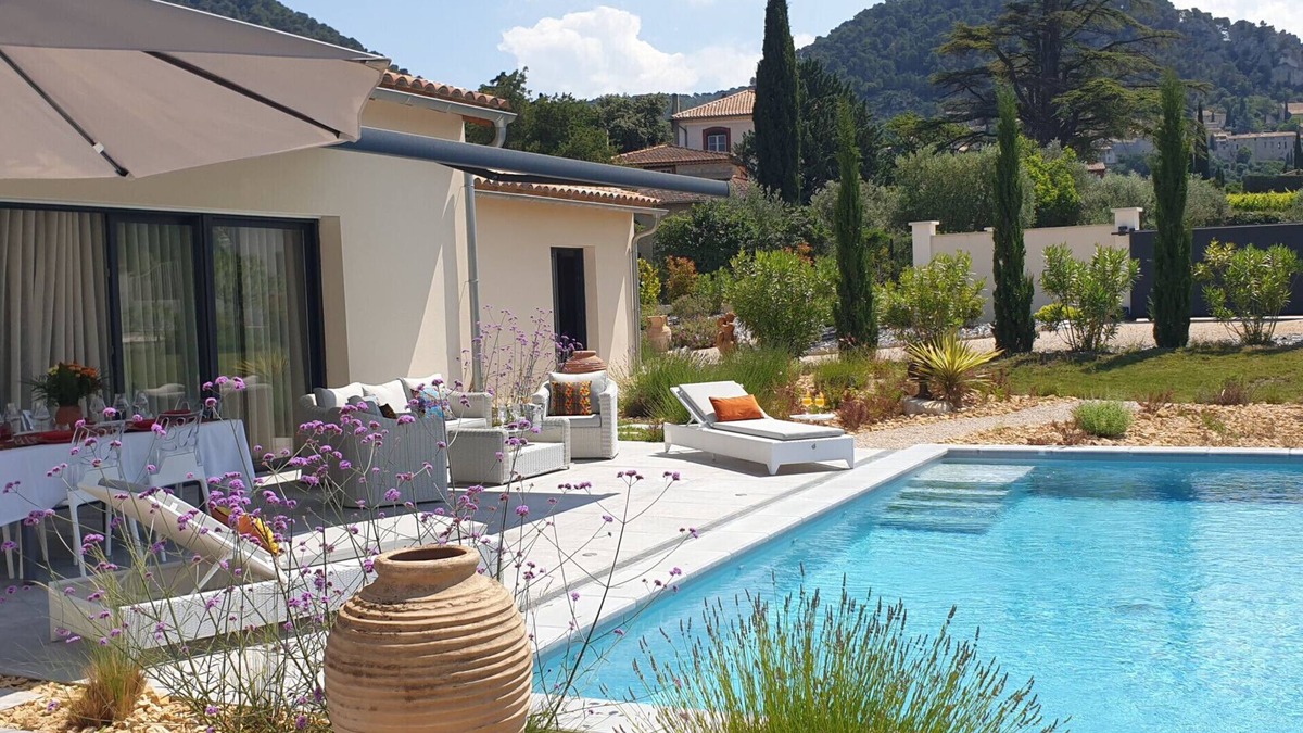 Seguret Villa | Villa moderne avec jacuzzi, piscine et vue