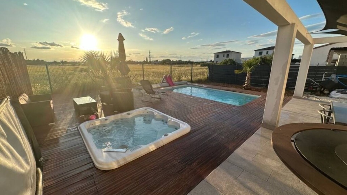 Vauvert Villa | Villa Moderne Avec Piscine et Jacuzzi