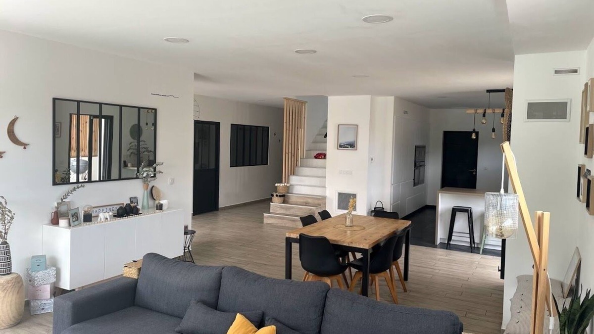 Montarnaud House | Villa Moderne de 217m2 Entièrement Climatisée, 10 Couchages, Piscine