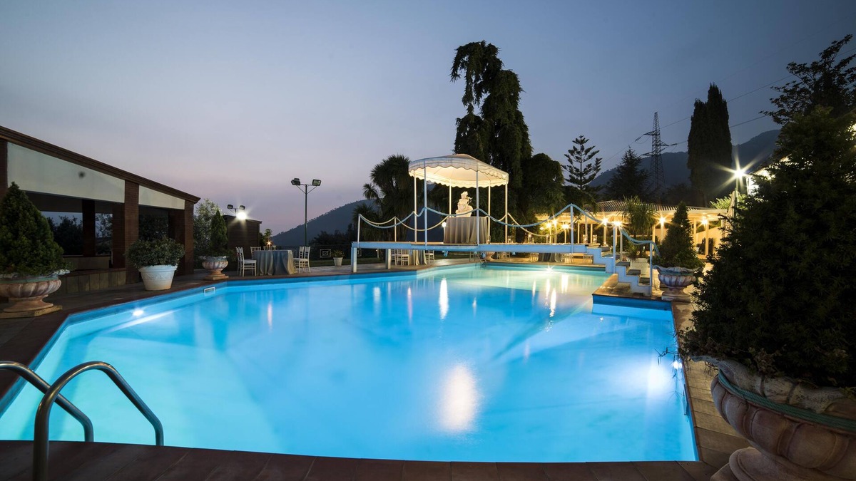 Cava de' Tirreni Villa | VIlla Montecaruso with pool and tennis