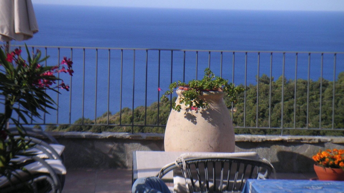 San Giacomo Villa | Villa Montefontane - "Camelia Apartment" - near Bordighera